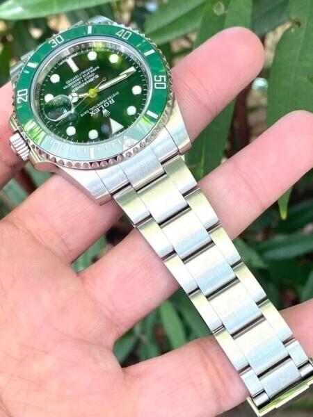 นาฬิกา Rolex Submariner หน้าปัดและขอบสีเขียว สายสเตนเลส Money2Plus.com รับจำนำนาฬิกา รับซื้อให้ราคาสูง ปลอดภัย ใกล้รัชโยธิน