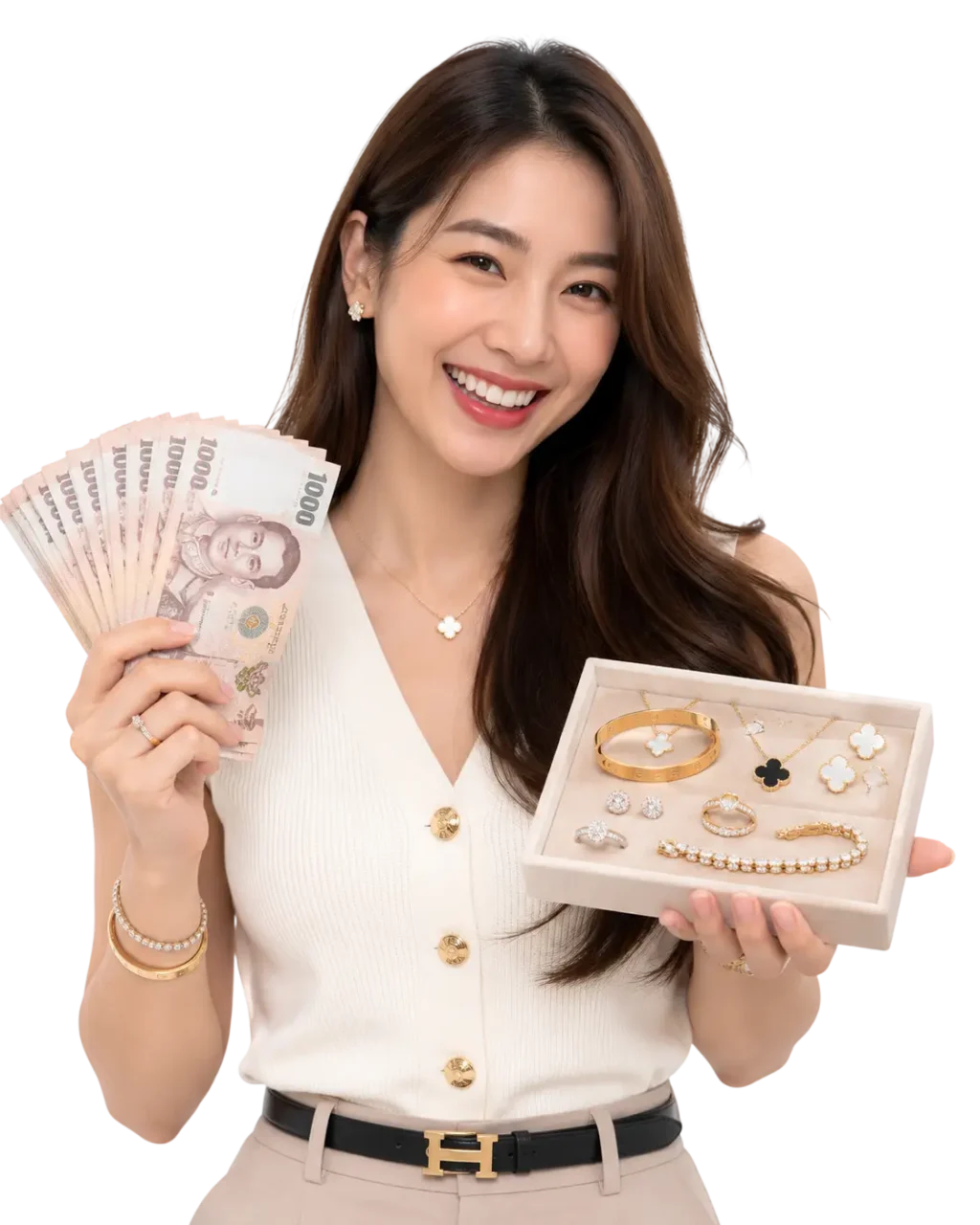 ผู้หญิงถือเครื่องประดับแบรนด์เนมหลายชิ้นพร้อมเงินสดไทย บริการรับซื้อเครื่องประดับแบรนด์เนมกับ Brand4Cash